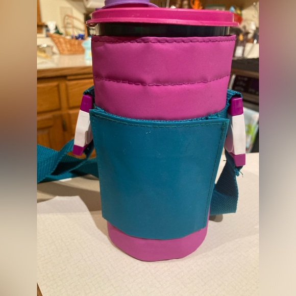 Vintage Tupperware 30 ounce Tumbler with insulated carrier - Picture 2 of 5